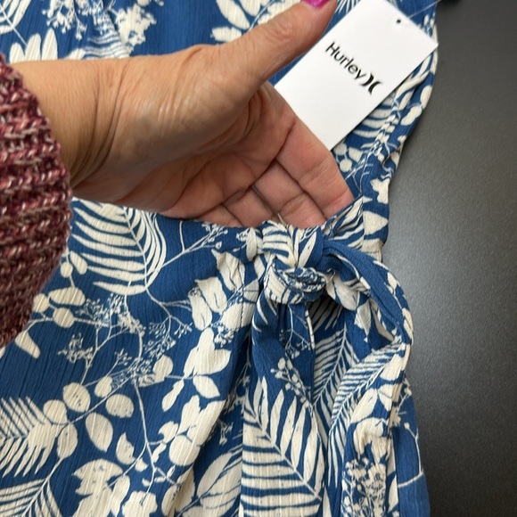 Hurley Blue/White Leaf Print Wrap Dress Size Medium Summer Casual Beachy - Picture 8 of 16